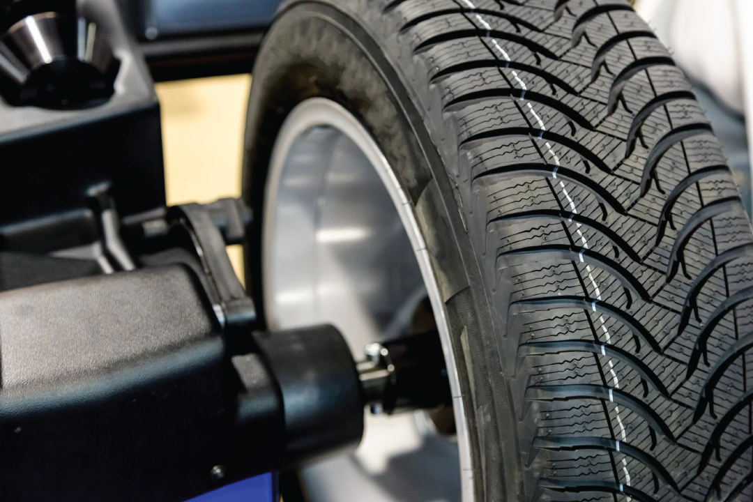 new tire on tire balancing and alignment machine